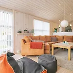 5 Star Holiday Home In Hals Tatil Evi