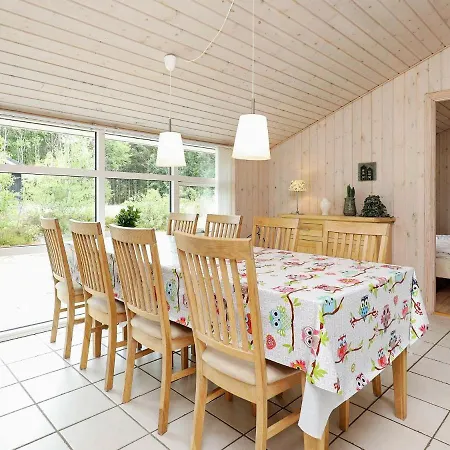 8 Person In Vakantiehuis Hals