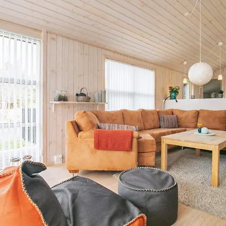 8 Person In Vakantiehuis Hals